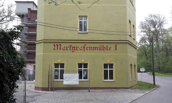 Fassadenbeschriftung